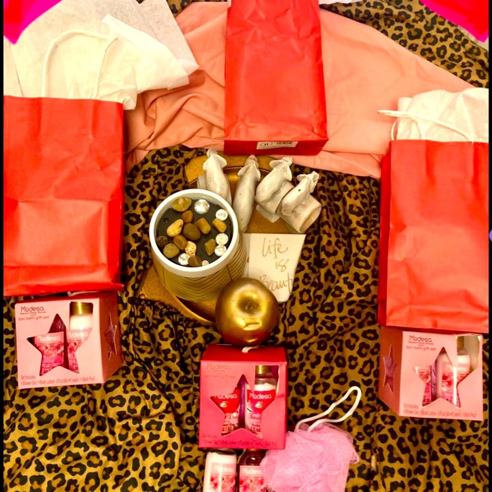 Mother’s Day $50 Star Box Gift Bag Collection SOLD